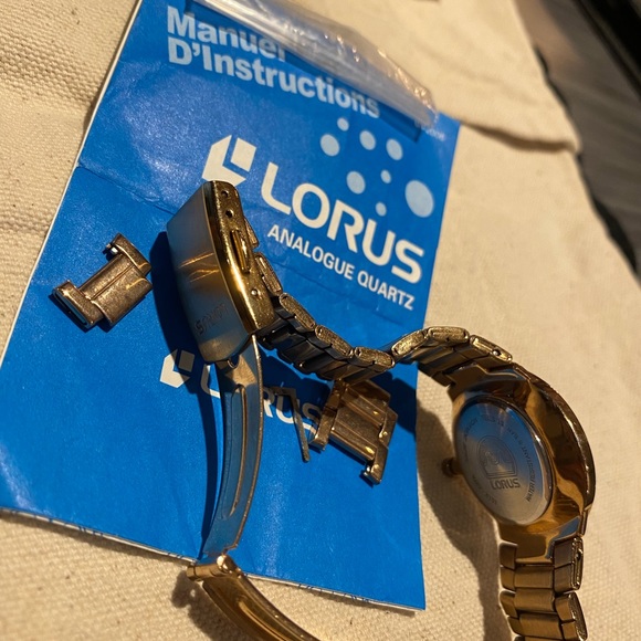 *Like New*LORUS Watch, date display, Rose Gold - Picture 4 of 6